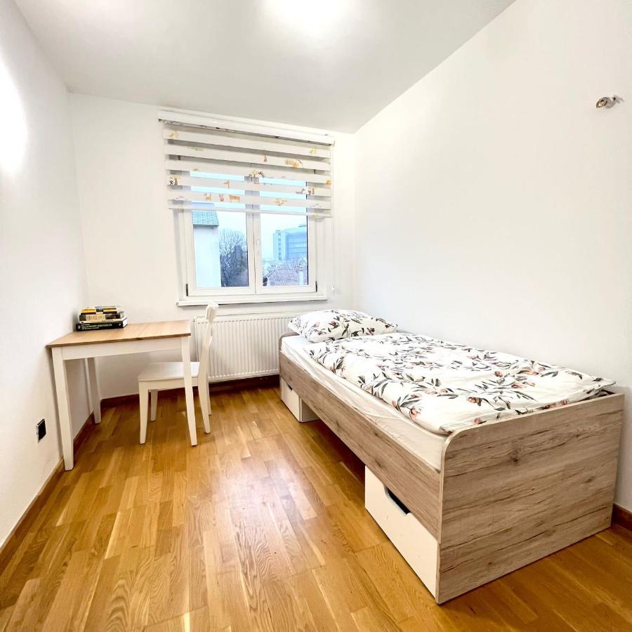 Spacious Apartment With Terrace ウィーン エクステリア 写真